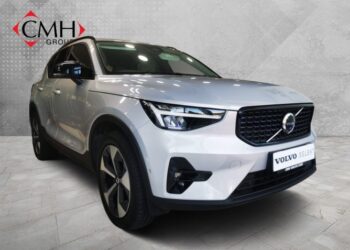2025 Volvo XC40 B4 Geartronic Plus Dark (Mild Hybrid)