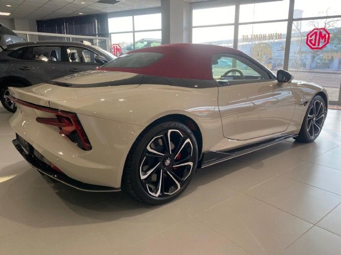 2025 MG Cyberster Luxury AWD - Image 5