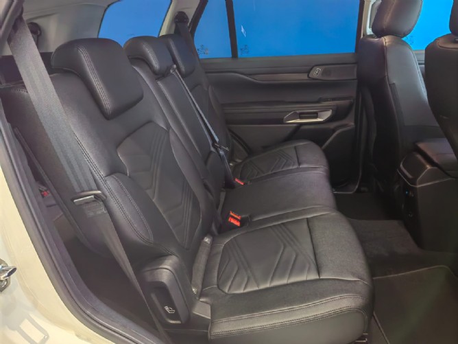 2025 Ford Everest 2.0D Bi-Turbo XLT - Image 6