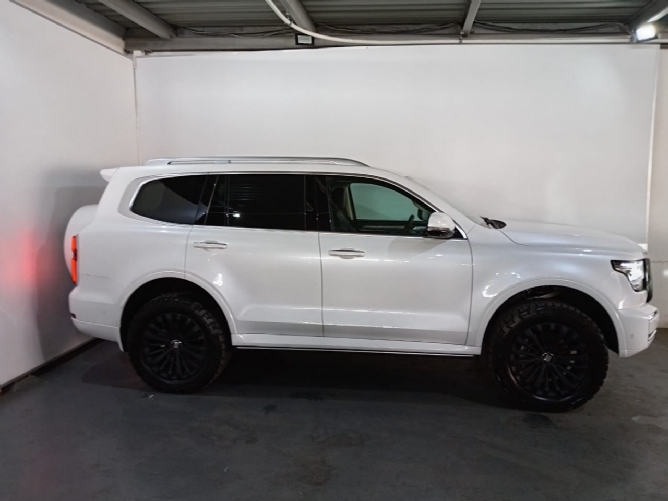 2025 GWM Tank 500 2.0T HEV Ultra Luxury 4x4 Auto - Image 4