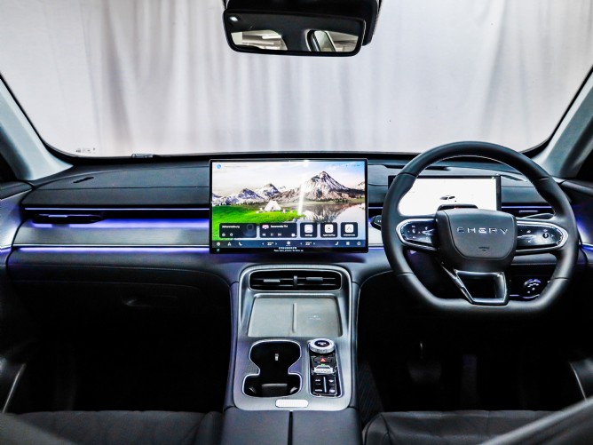 2025 Chery Tiggo 8 1.5T CSH Apex DHT (PHEV) - Image 6