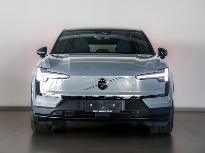 2025 Volvo EX30 Ultra Single Motor Extended Range - Image 3
