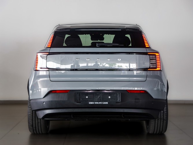 2025 Volvo EX30 Ultra Single Motor Extended Range - Image 6