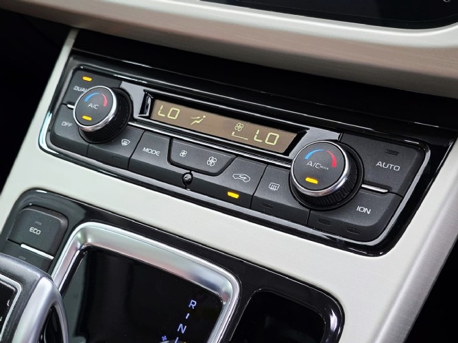 2023 Proton X70 1.5T Premium - Image 5