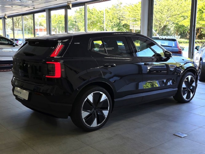 2025 Volvo EX30 Ultra Plus Twin Motor Performance - Image 6