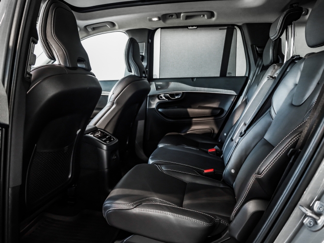 2025 Volvo XC90 Recharge Twin Engine Ultimate Dark - Image 6