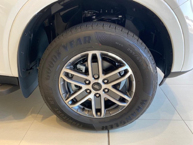 2025 Ford Everest 2.0D Bi-Turbo XLT - Image 7