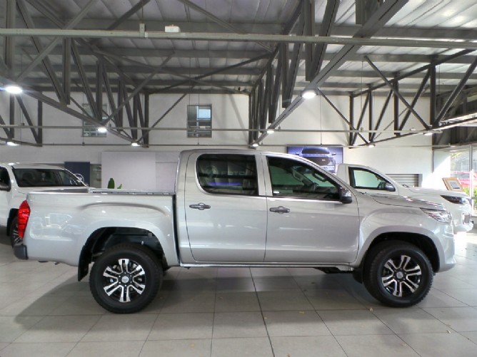 2025 Foton Tunland G7 2.0T Double Cab 4x2 TL Auto - Image 2