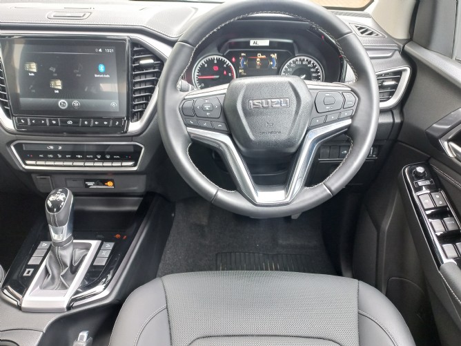 2025 Isuzu D-Max 3.0 Ddi LSE Double Cab Auto - Image 6