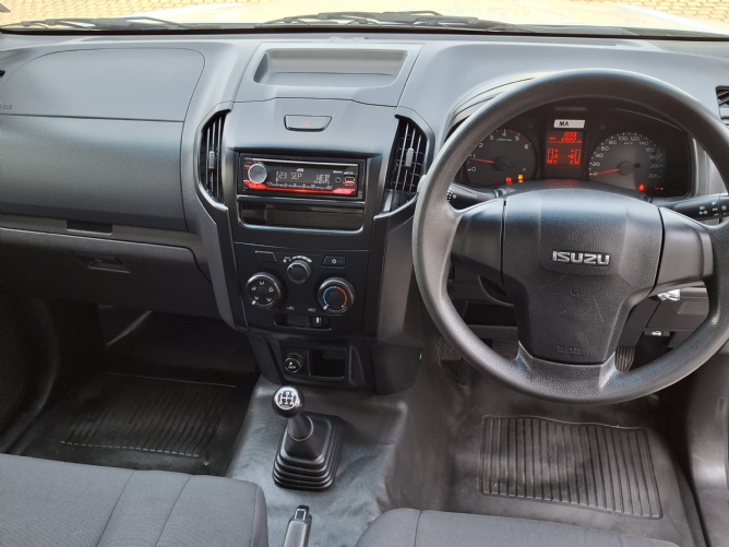 2024 Isuzu D-Max 250C Fleetside Single Cab - Image 6