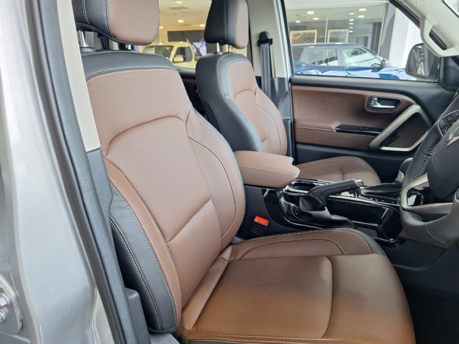 2025 Mahindra Scorpio N 2.2D Z8L 4X4 Auto - Image 6