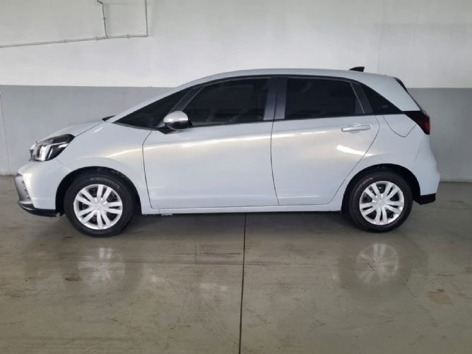 2025 Honda FIT 1.5 Comfort CVT - Image 3