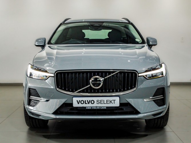 2025 Volvo XC60 B5 (P) Geartronic AWD Essential - Image 2