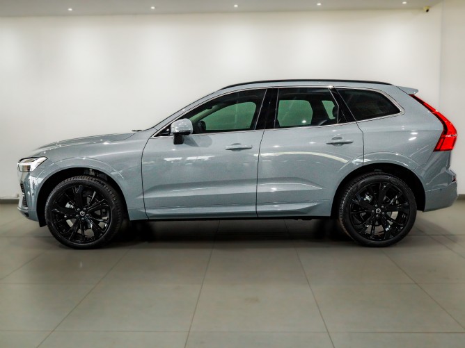 2025 Volvo XC60 B5 (P) Geartronic AWD Essential - Image 3