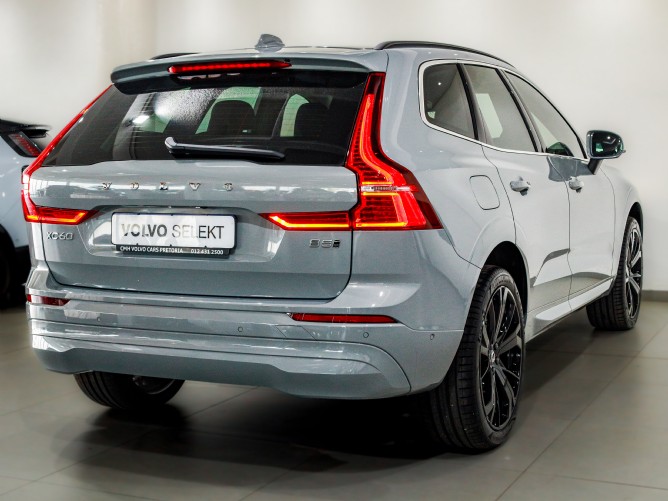 2025 Volvo XC60 B5 (P) Geartronic AWD Essential - Image 4