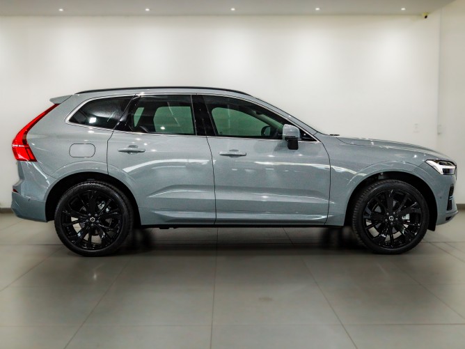 2025 Volvo XC60 B5 (P) Geartronic AWD Essential - Image 6