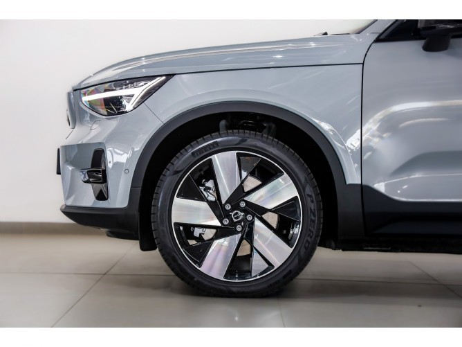 2025 Volvo C40 Recharge Twin Motor Ultimate - Image 7