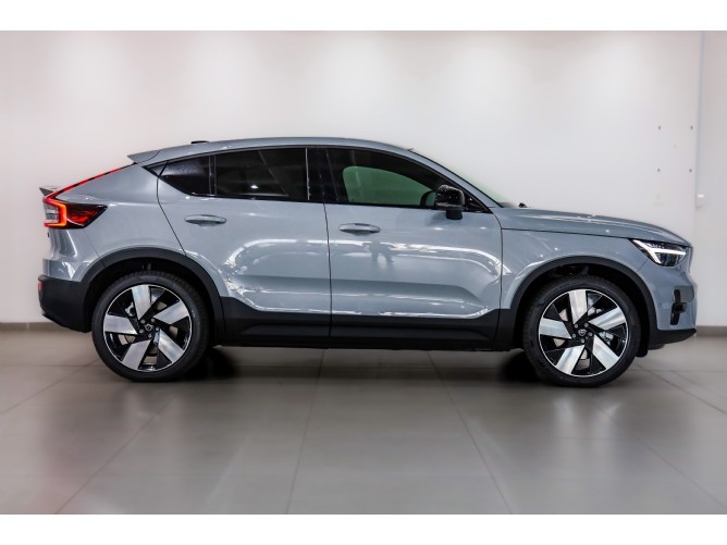 2025 Volvo C40 Recharge Twin Motor Ultimate - Image 2