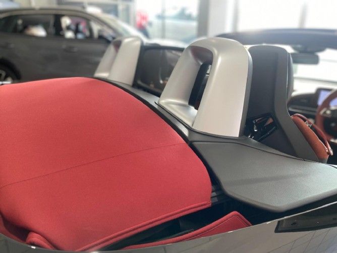 2025 MG Cyberster Luxury AWD - Image 6