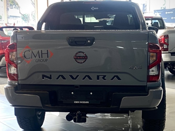 2025 Nissan Navara 2.5D Pro-4x Warrior 4x4 Auto Double Cab - Image 4