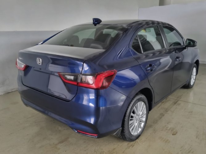 2025 Honda Amaze 1.2 Trend - Image 3