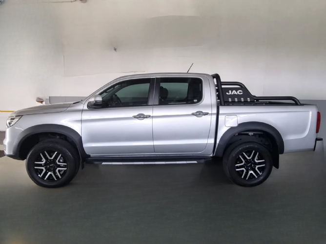 2025 JAC T8 2.0CTi Lux Double Cab - Image 2