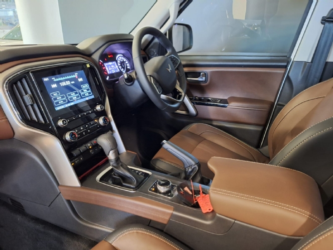 2025 Mahindra Scorpio N 2.2D Z8L 4X4 Auto - Image 7