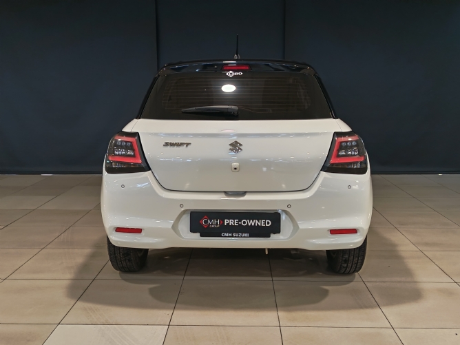 2025 Suzuki Swift 1.2 GLX - Image 4