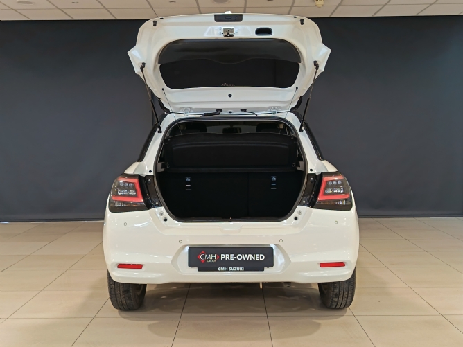 2025 Suzuki Swift 1.2 GLX - Image 5