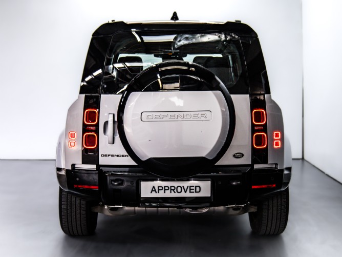 2024 Land Rover Defender 110 D300 SE X-Dynamic (221KW) - Image 6