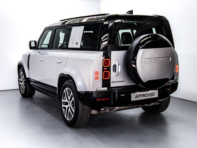2024 Land Rover Defender 110 D300 SE X-Dynamic (221KW) - Image 7