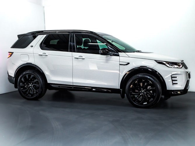 2025 Land Rover Discovery Sport 2.0D SE R-Dynamic (D200) - Image 2