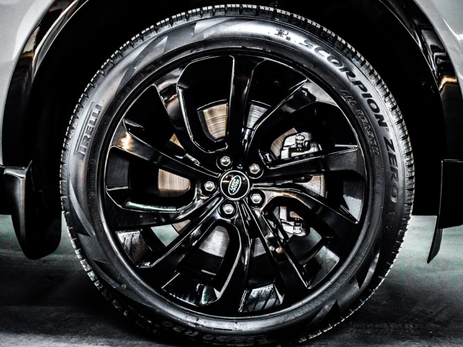 2025 Land Rover Discovery Sport 2.0D SE R-Dynamic (D200) - Image 4