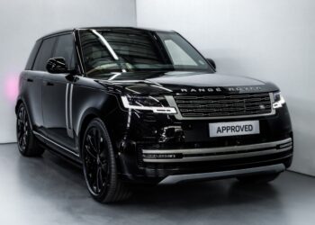 2025 Land Rover Range Rover 4.4 HSE (P530)