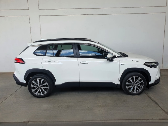 2025 Toyota Corolla Cross 1.8 XR Hybrid - Image 3