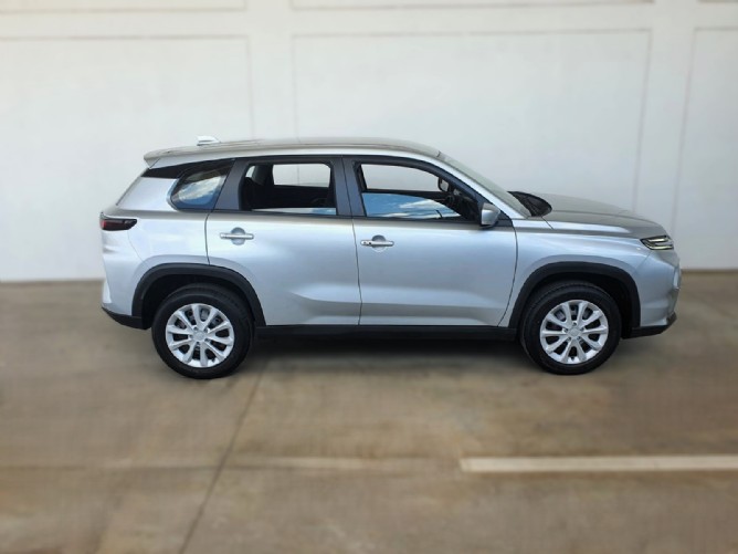 2025 Toyota Urban Cruiser 1.5 Xs - Image 3