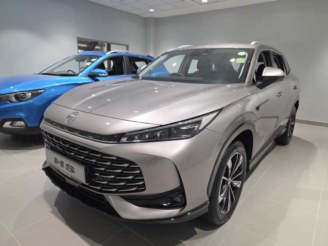 2025 MG HS 2.0T Luxury Auto - Image 3