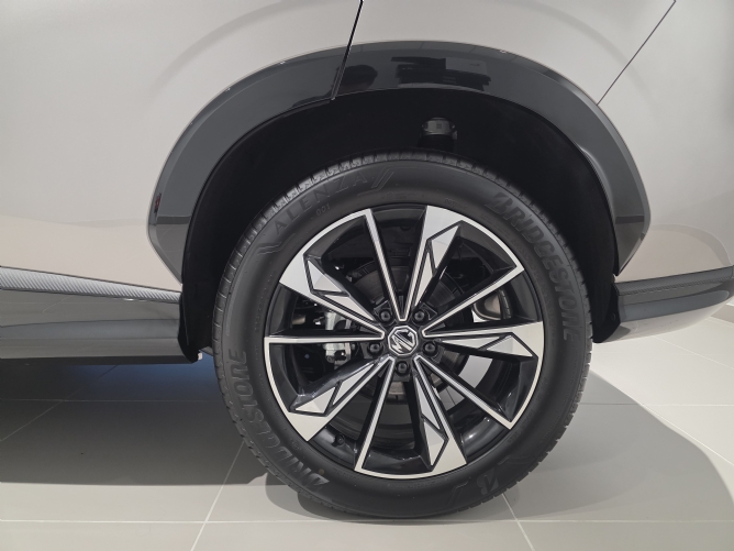 2025 MG HS 2.0T Luxury Auto - Image 6