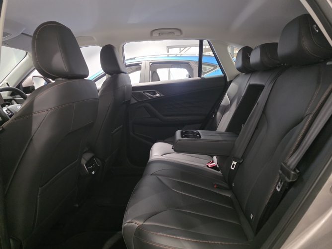 2025 MG HS 2.0T Luxury Auto - Image 5