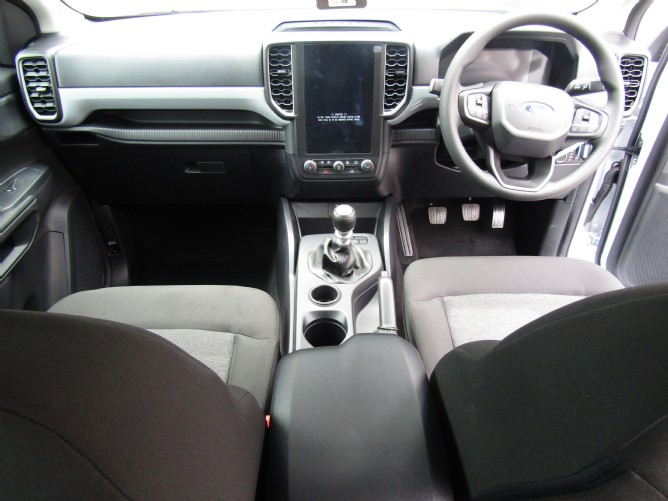 2025 Ford Ranger 2.0D XL Double Cab 4X2 6MT - Image 6