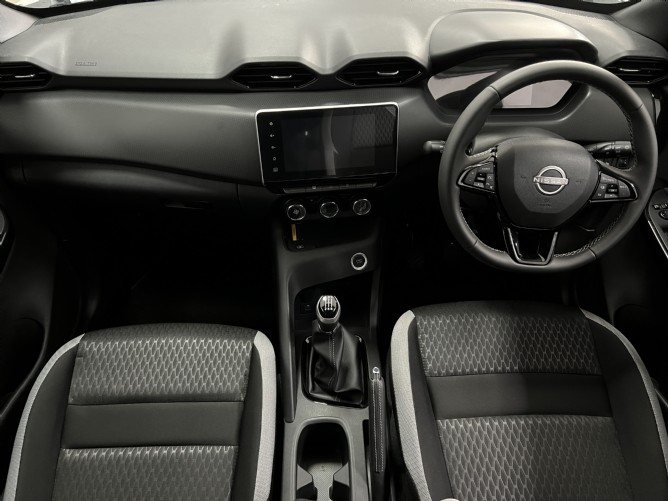 2025 Nissan Magnite 1.0T SV KURO MT - Image 5