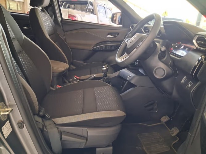 2025 Nissan Magnite 1.0 Acenta AMT - Image 7