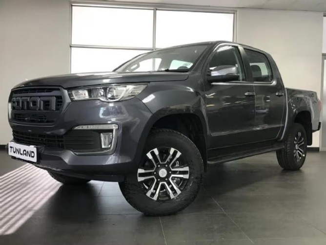 2025 Foton Tunland G7 2.0T Double Cab 4x2 TLX Auto - Image 3