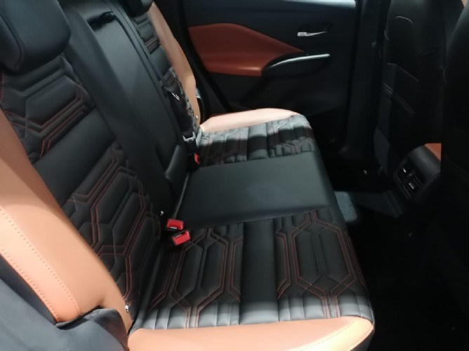 2025 Nissan Magnite 1.0T Acenta Plus CVT - Image 7