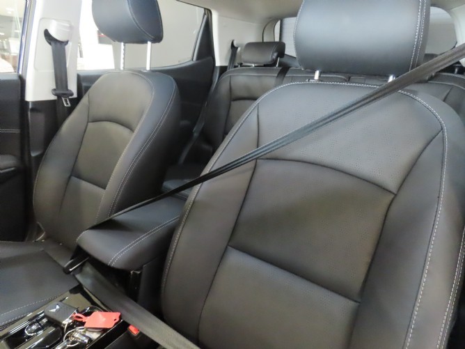 2024 Mahindra XUV 3XO 1.2T AX7L Auto - Image 5