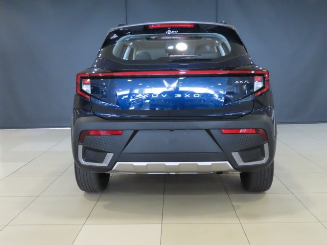 2024 Mahindra XUV 3XO 1.2T AX7L Auto - Image 4