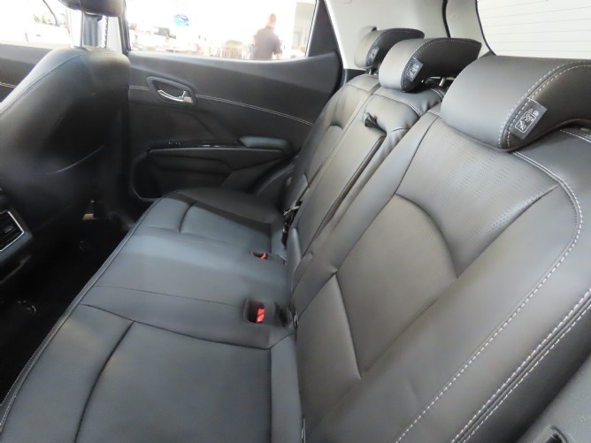 2024 Mahindra XUV 3XO 1.2T AX7L Auto - Image 7