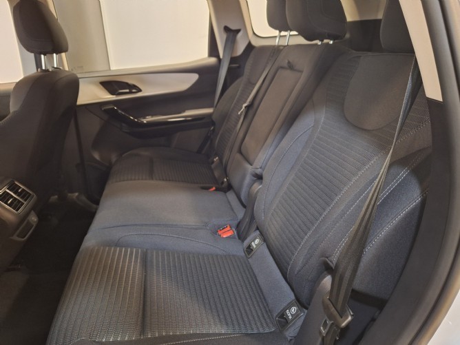 2025 Mahindra XUV700 2.0 AX5 Auto - Image 6