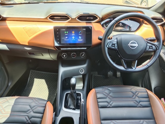 2025 Nissan Magnite 1.0T Acenta Plus CVT - Image 5