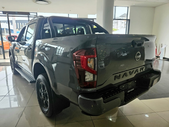 2026 Nissan Navara 2.5DDTI Double Cab Stealth 4x4 Auto - Image 2